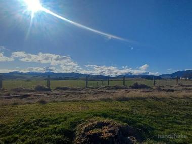 Supreme Mountain And Rural Views On 890m2 Section.